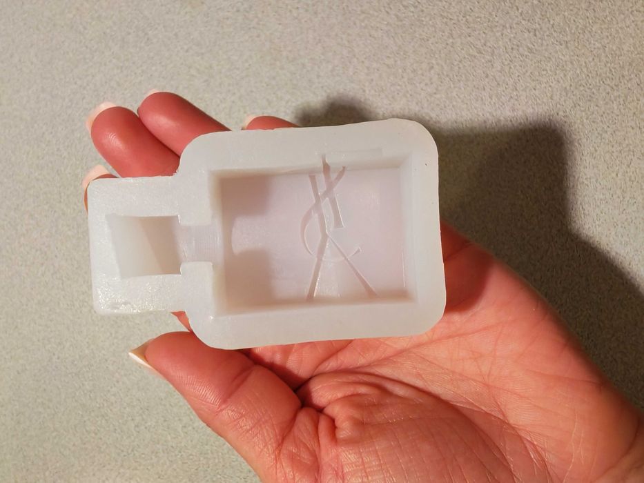 Formy na czekoladki i miernik ciepła