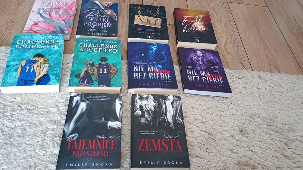 Zestaw książek w bardzo dobrym stanie