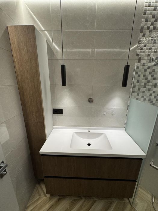 Столешня на замовлення у ванну кімнату