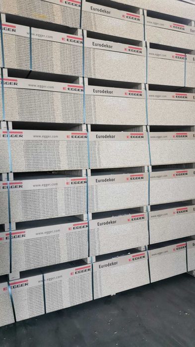 PŁYTA WIÓROWA BIAŁA / 18 / 2800x2070 / 1 KLASA