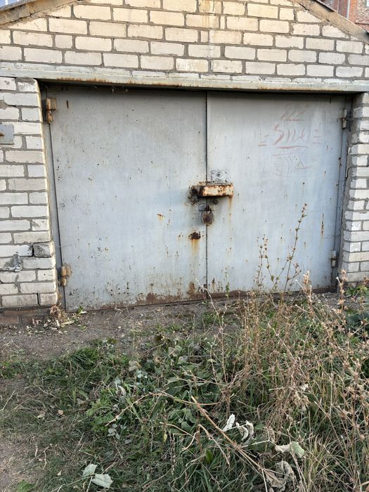 Продается 3 комнатная, центр. С гаражом. Славянск