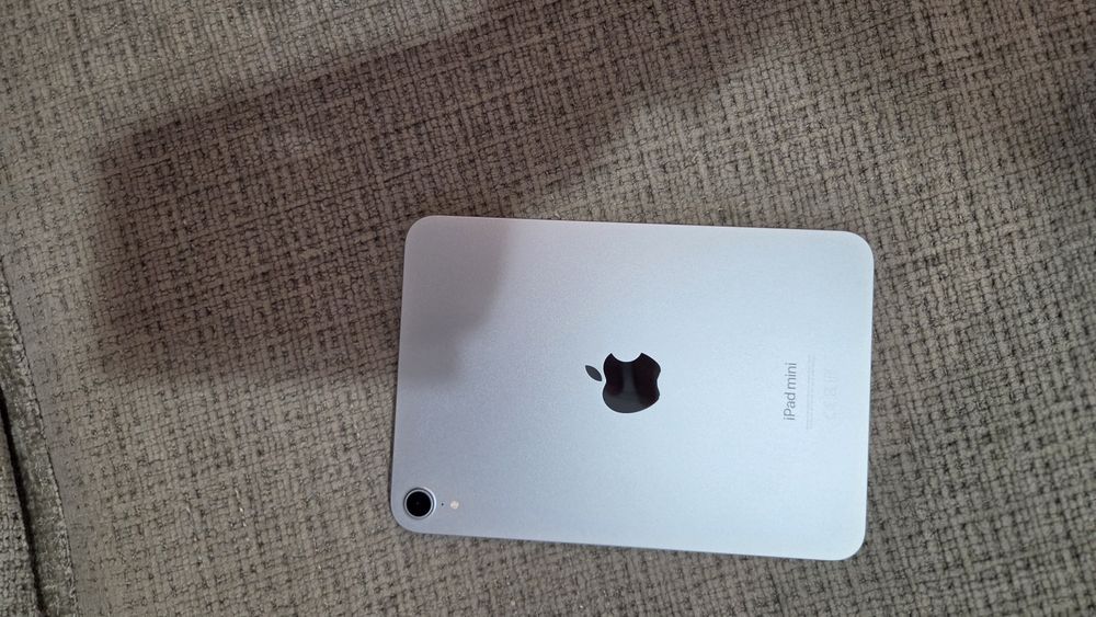 Ipad mini A17 Pro. Azul Claro 128 GB com fatura e garantia e itens.