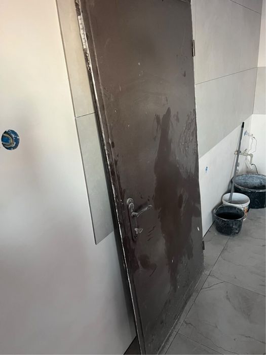 Продам двері від забудовника