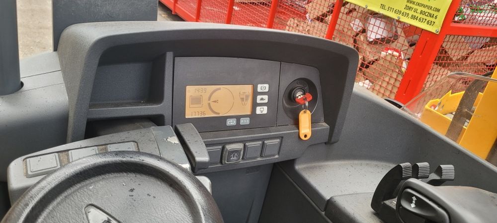 Wózek widłowy elektryczny Jungheinrich ETV 214 – wysokie składowanie