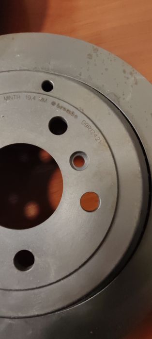 Продам тормозні диски на мерседес.