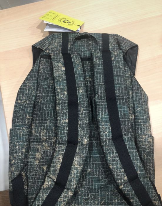 Vendo Mochila Herschel Forrest Grid Verde e Preta