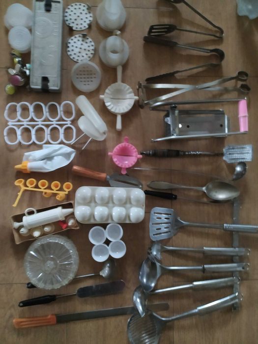 На кухню: формы, шприцы, щипцы, половники, шампура и другое