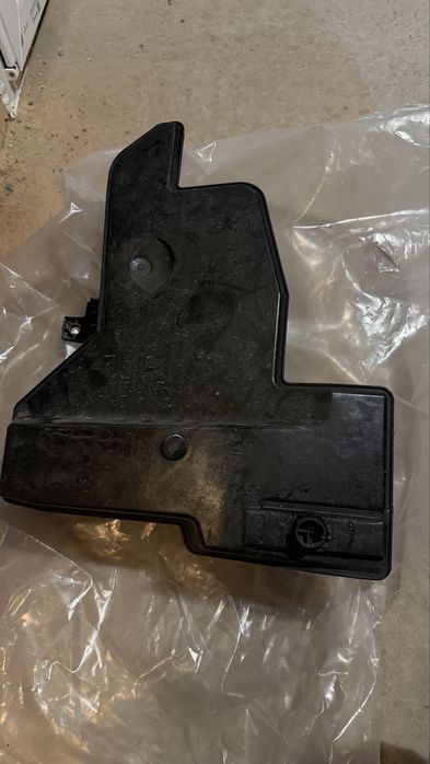 Бачок омивача Audi e-tron 50, 55, Q8 4KE955451AB