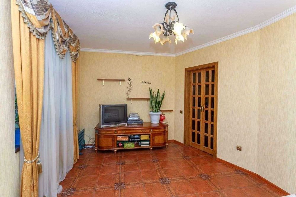 Продам дом Погребы, вул. Городецького