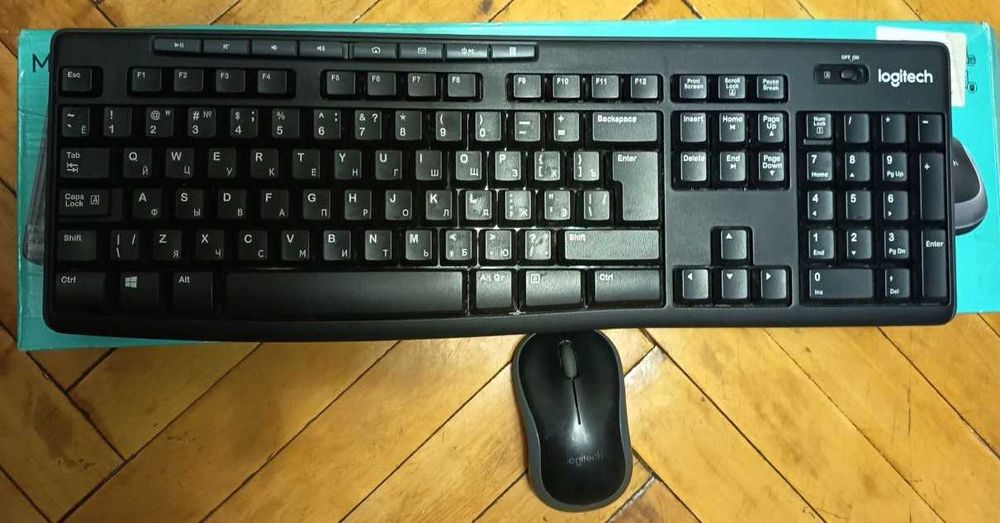 Комплект: Монітор LG 23MP57HQ-P, Клавіатура і миша Logitech MK270