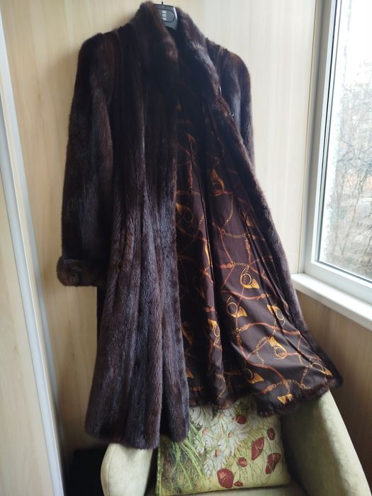 Натуральная норковая шуба.