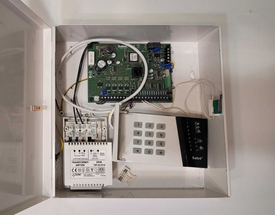 SATEL kompletny alarm CA-6