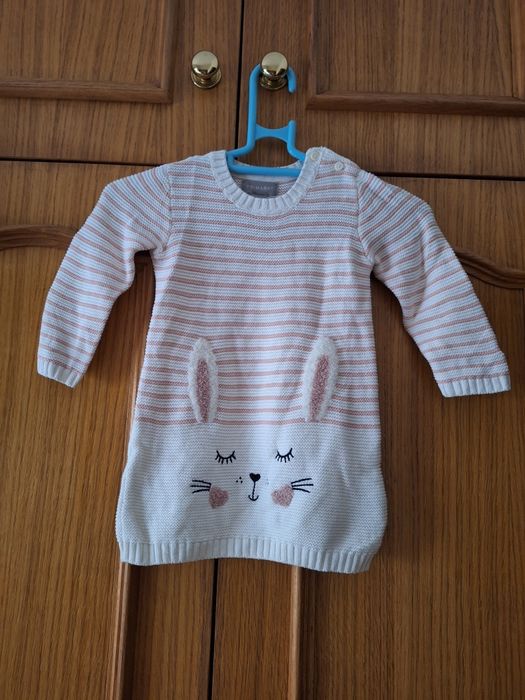 Primark T-Shirt / Dress Size: 9–12 Months