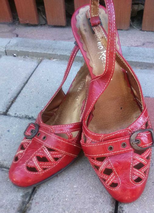 Buty damskie na szpilce - skórzane.
