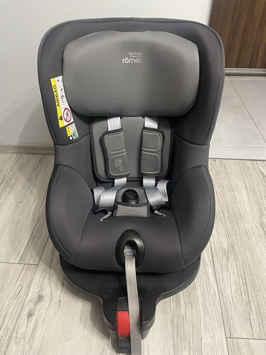 Fotelik z bazą Britax Römer DUALFIX M i-SIZE (nowy model)