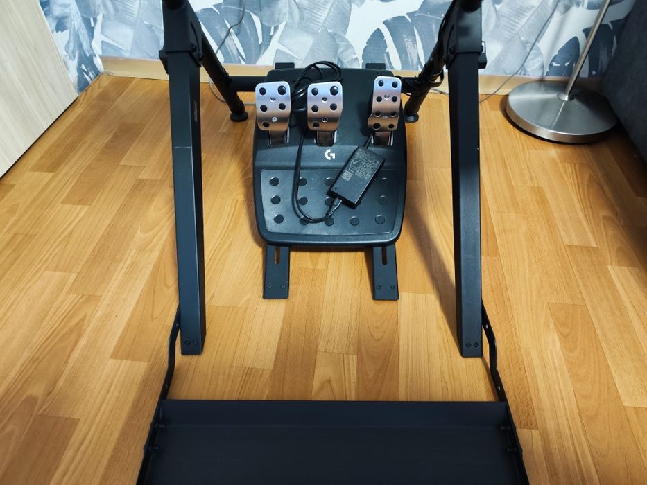 Kiierownica Logitech G923SE  + shifter oraz Stojak na Kierownice PS5 + PC.