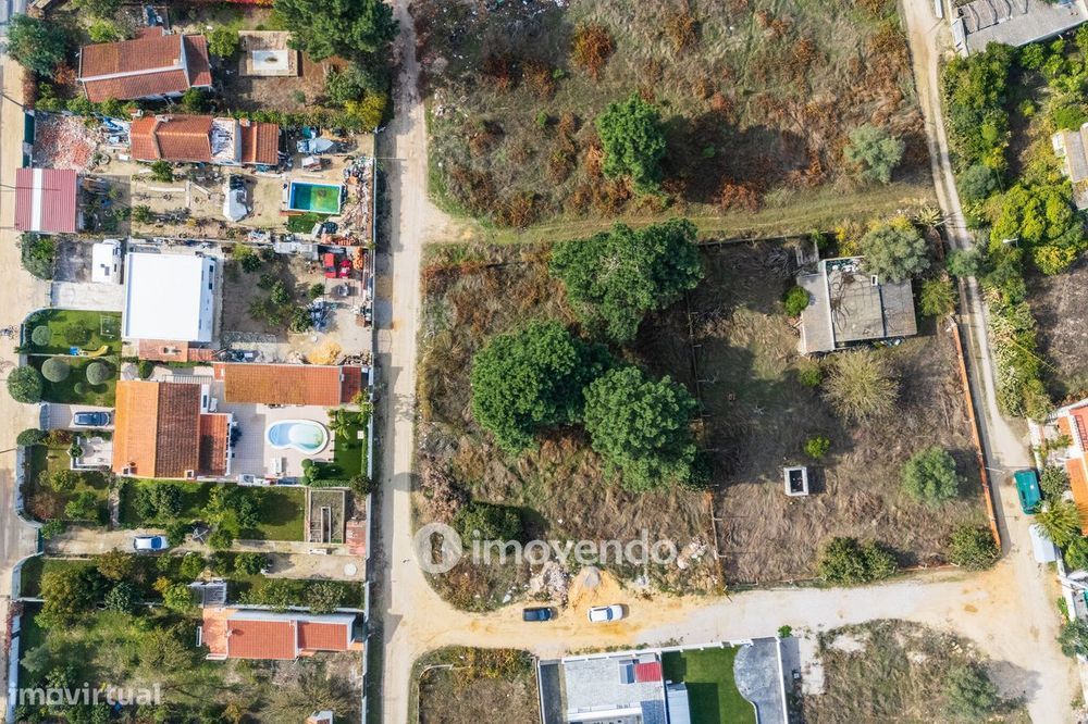 Terreno urbanizável em Palmela com 814 m²
