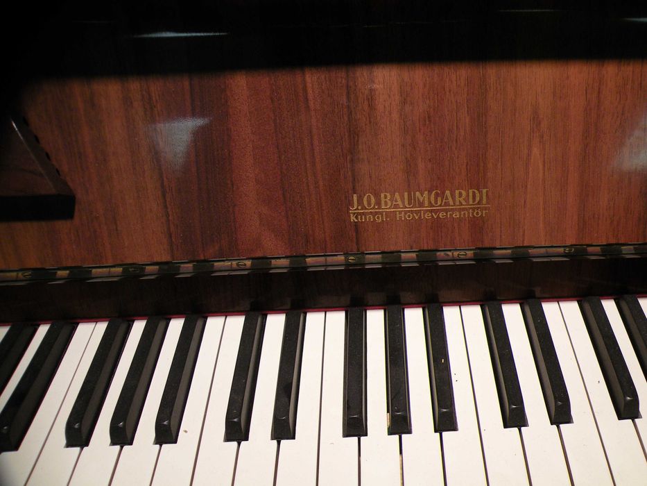 Idealne pianino marki BAUMGARD