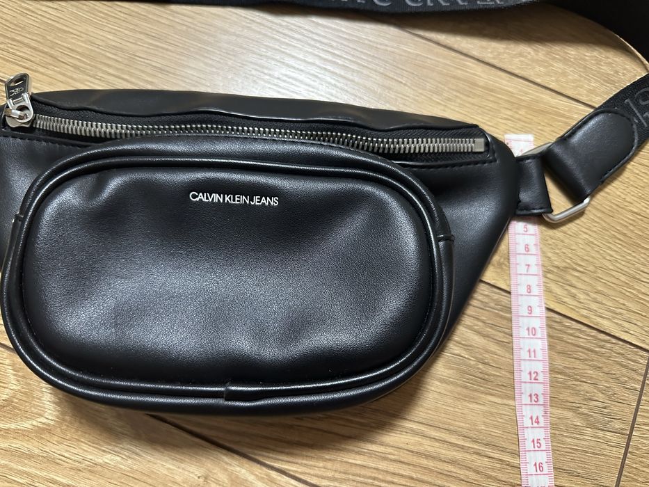 Сумка на пояс Calvin Klein