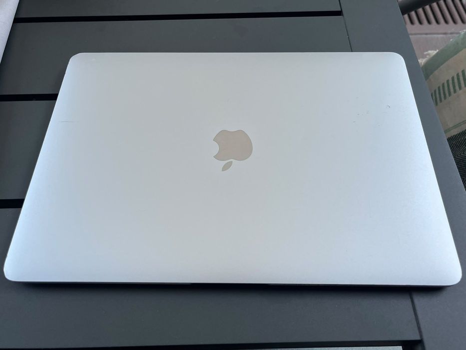 MacBook Air M1 2020 8GB/256GB - Ecrã partido, resto OK