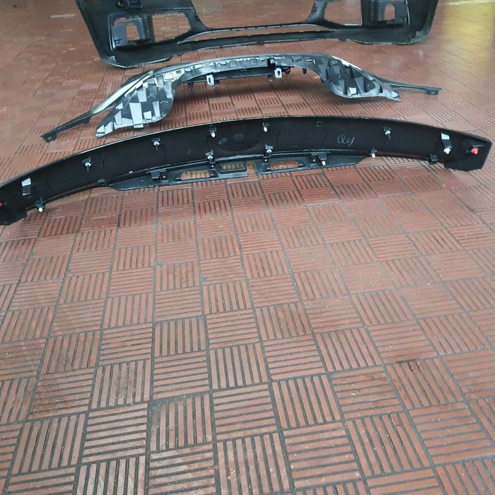 Friso tampa da mala Nissan Leaf ZE Eletricoref. 908105SH0A