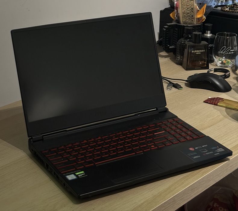 Laptop MSI GL65 95C