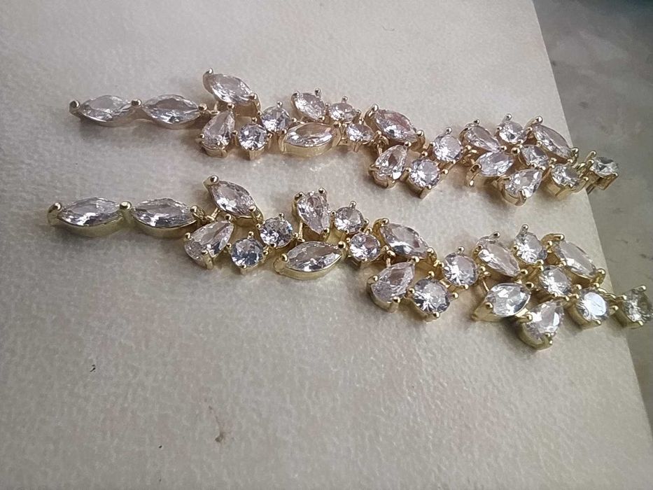 Kolczyki ślubne z kryształkami złote