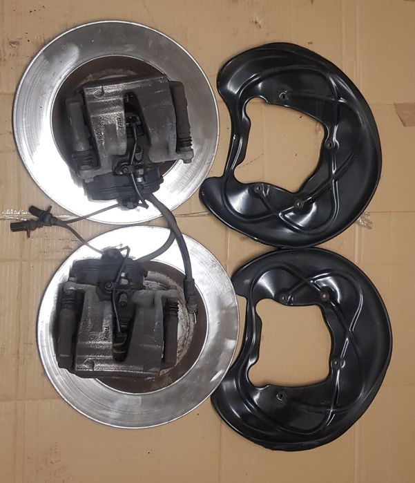 Audi A4 B9, A5 8W , A6 C8 Zaciski tarcze tył 350mm