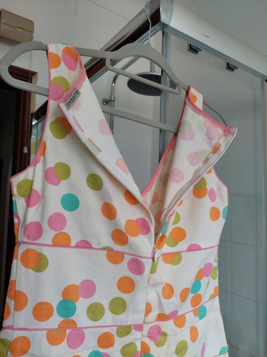 Vestido primaveril muito clean e chiq!