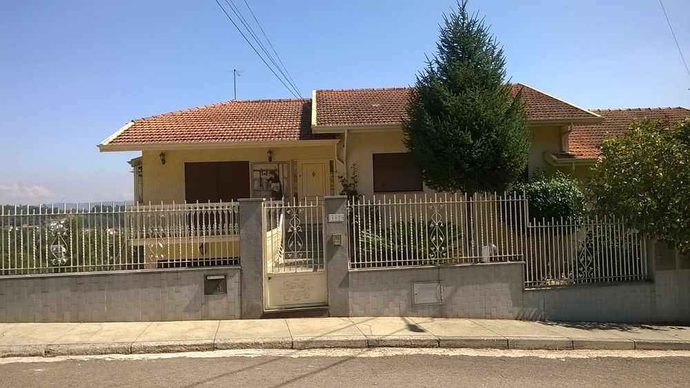 Moradia V3 em Sanguedo