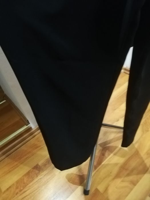 Spodnie czarne proste szerokie,lejący materiał r. 40