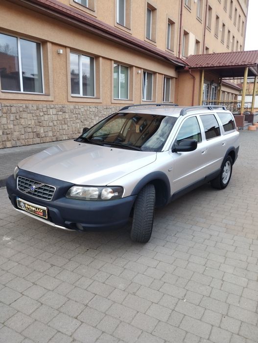 Продам Volvo XC70 2.4 Diesel — Надійний та доглянутий крос-універсал!