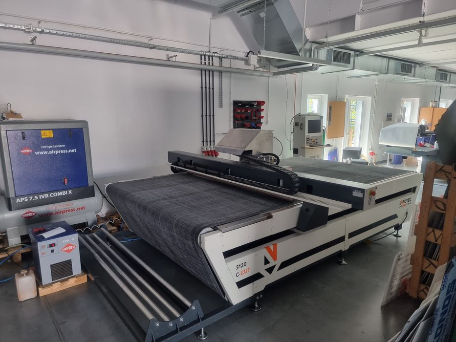 INFOTEC 3120 C-CUT Ploter Frezująco tnacy, bogujący druk wielkoformatowy