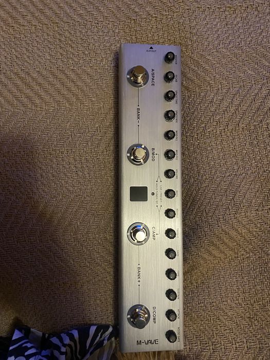 Multiefekt basowy M-wave tank g