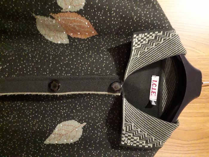 NIESPOTYKANY sweter z wzorem liści - piękny kolor BUTELKOWA ZIELEŃ!