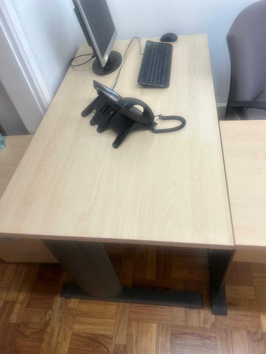 3 Secretárias em faia, com 140 x 60