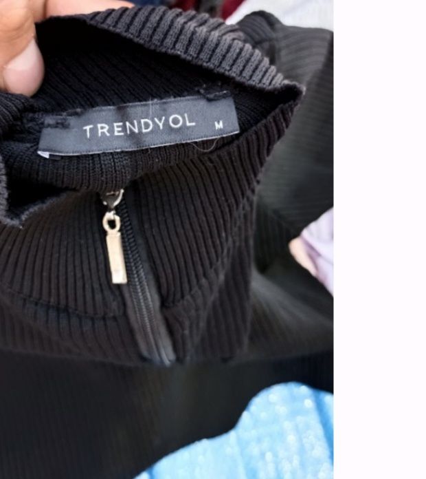 Czarna krótka bluzka Trendyol rozm.M