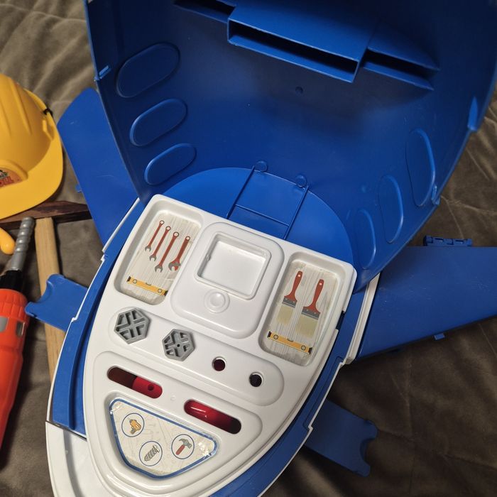 Літак з інструментами, + електродриль та інше