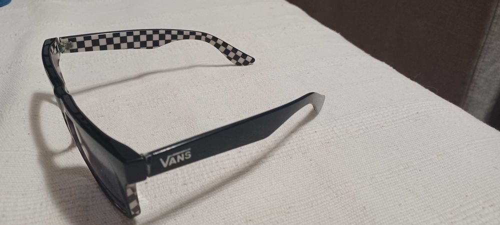 Armação de Óculos Vans. Padrão xadrez