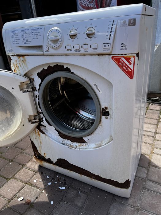 Пральна машина Hotpoint Ariston ARSL100 (1100грн)