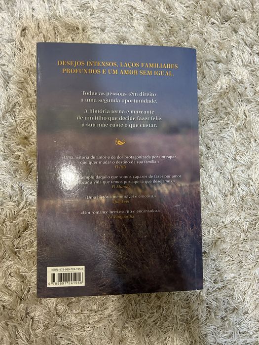 Livro “ A noite sonhada” Màxim Huerta.