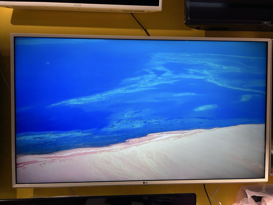 4K Телевізор 49” 50” LG 49UM7390, білого кольору, пульт-указка Magic Mouse, Smart TV, WiFi