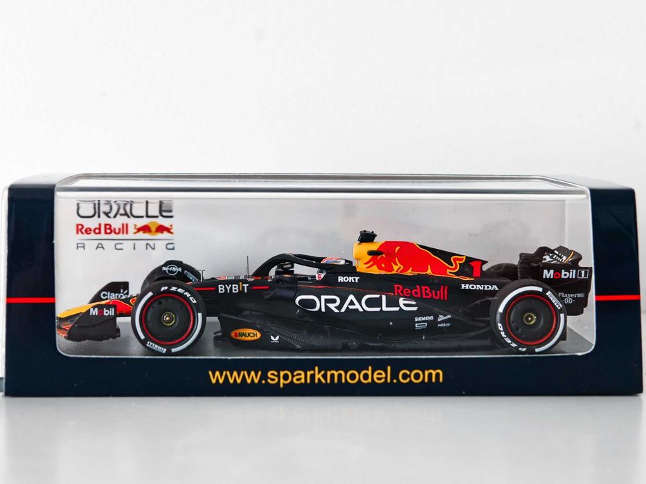 Model F1 Formuła 1 Redbull World Champion 2023 Verstappen 1/43 Spark