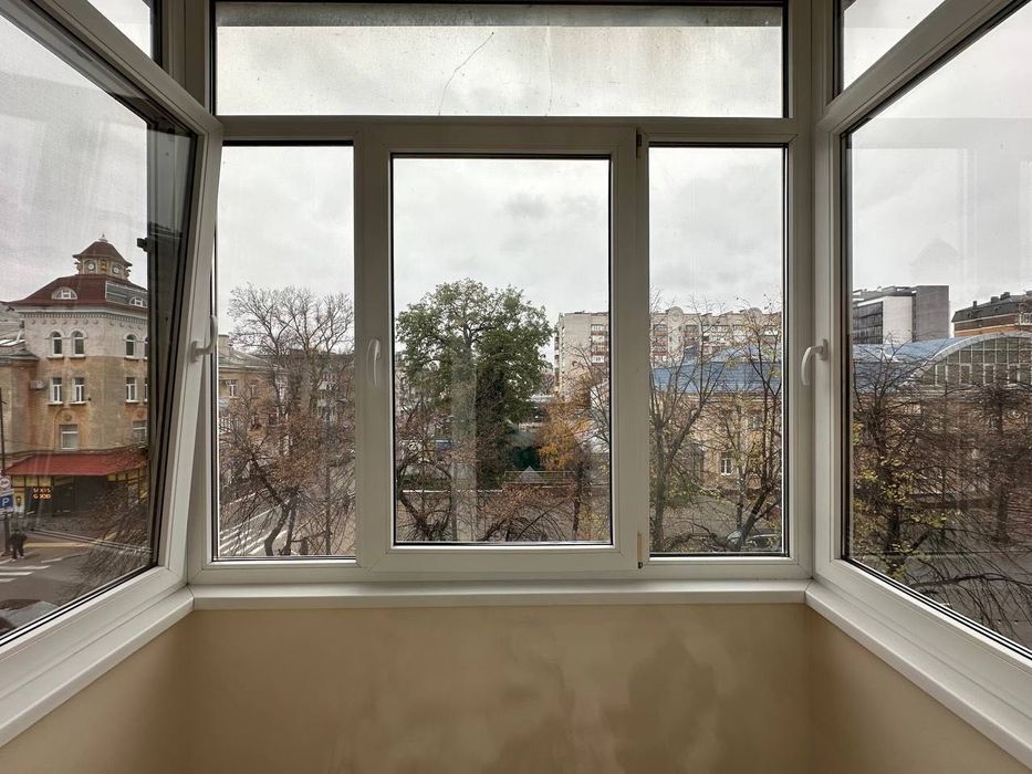 Продаж  3х кімнатної квартири студії в самому центрі біля Європи