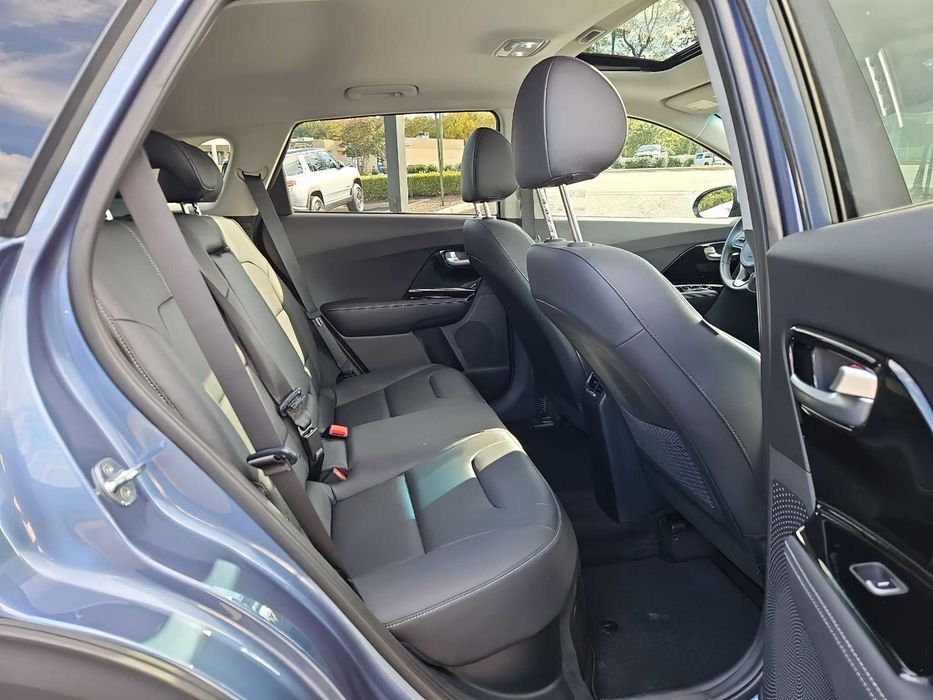 Kia Niro EX Premium      2022