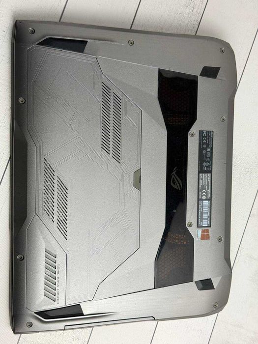 ASUS ROG G752VT  i7 6700HQ GTX 970 3gb  16ram ssd 256 HDD 1TB
