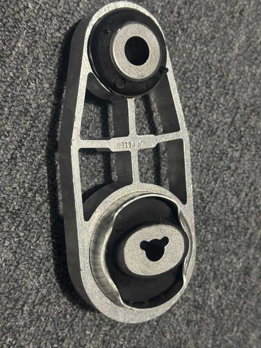 Подушка двигуна (опора) Рено  1.5dci, 1.9dci, 2.0i 16V