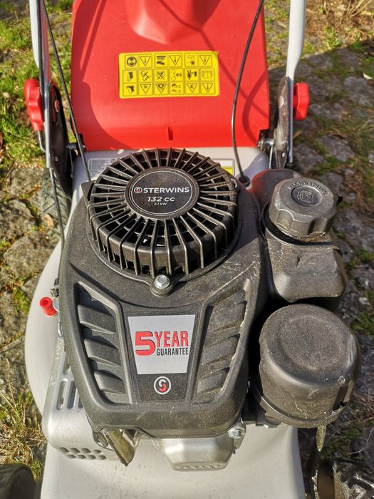 Máquina cortar relva gasolina