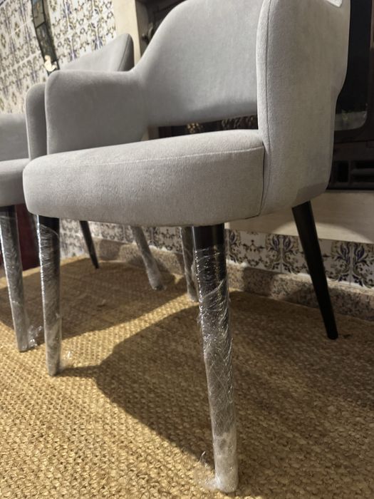 Cadeiras cinzentas NOVAS