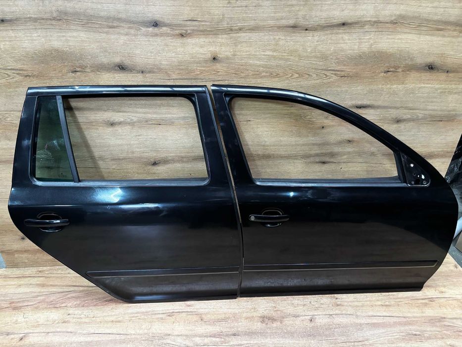 Drzwi przednie / tylne prawe Skoda Octavia II kombi kolor 9910